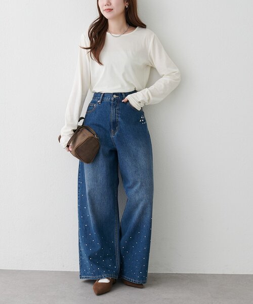 DISCOAT(ディスコート)の「ビジュー使いデニムワイドパンツ(デニムパンツ・レディース・ブルー・SMALL/LARGE/MEDIUM)」の2枚目の写真