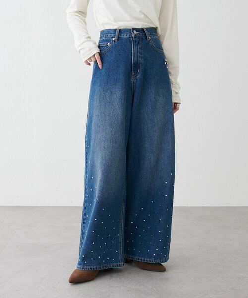 DISCOAT(ディスコート)の「ビジュー使いデニムワイドパンツ(デニムパンツ・レディース・ブルー・SMALL/LARGE/MEDIUM)」の4枚目の写真