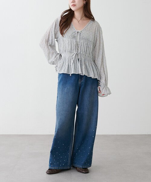 DISCOAT(ディスコート)の「ビジュー使いデニムワイドパンツ(デニムパンツ・レディース・ブルー・SMALL/LARGE/MEDIUM)」の13枚目の写真