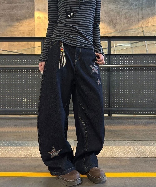 ViViDAY（ビビデー）の「ボーダー星柄　ワイドデニムパンツ（デニムパンツ・レディース・ブラック・M/L/S）」の8枚目の写真