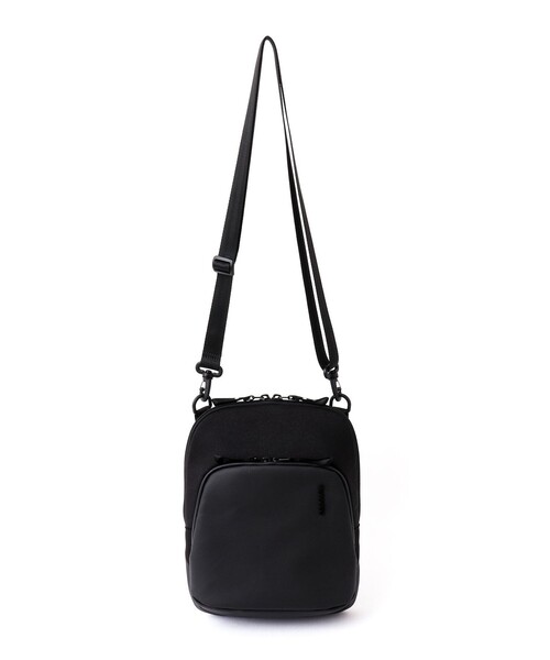 incase(インケース)の「【Incase/インケース】A.R.C.Crossbody Bag(ショルダーバッグ・メンズ・ブラック・FREE)」の2枚目の写真