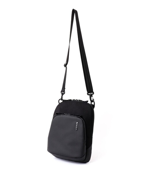 incase(インケース)の「【Incase/インケース】A.R.C.Crossbody Bag(ショルダーバッグ・メンズ・ブラック・FREE)」の3枚目の写真
