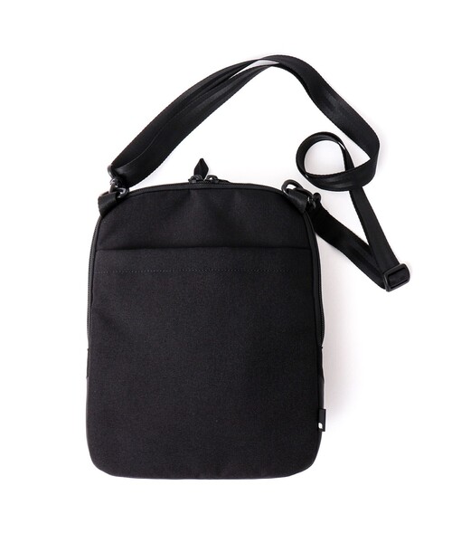 incase(インケース)の「【Incase/インケース】A.R.C.Crossbody Bag(ショルダーバッグ・メンズ・ブラック・FREE)」の4枚目の写真