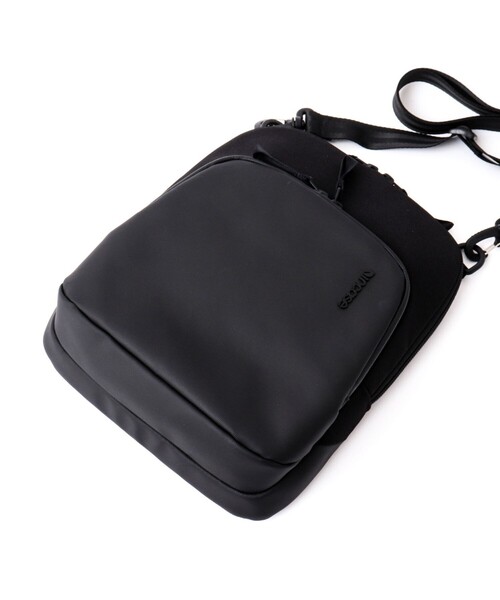 incase(インケース)の「【Incase/インケース】A.R.C.Crossbody Bag(ショルダーバッグ・メンズ・ブラック・FREE)」の6枚目の写真