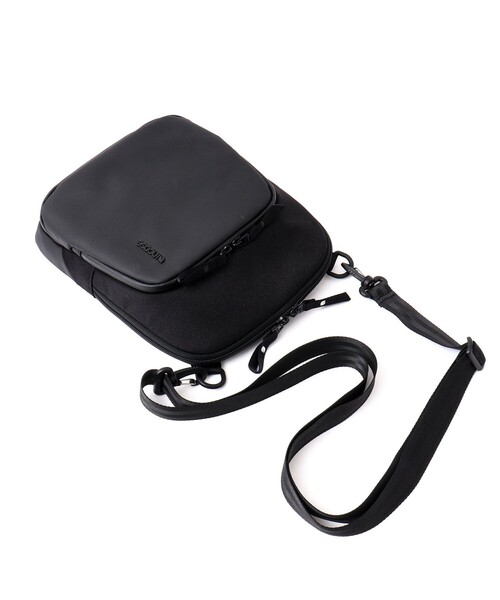 incase(インケース)の「【Incase/インケース】A.R.C.Crossbody Bag(ショルダーバッグ・メンズ・ブラック・FREE)」の7枚目の写真