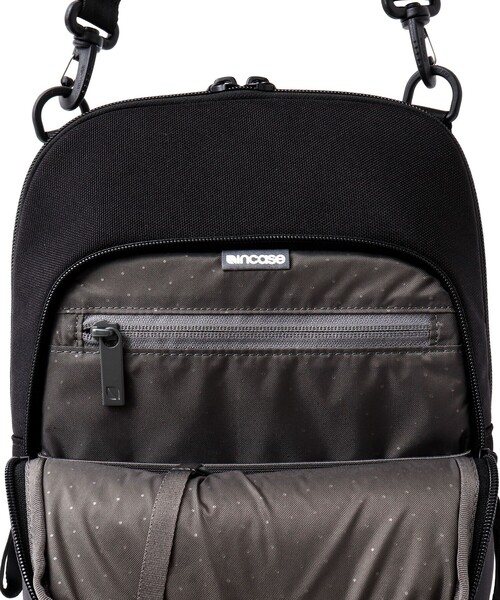 incase(インケース)の「【Incase/インケース】A.R.C.Crossbody Bag(ショルダーバッグ・メンズ・ブラック・FREE)」の8枚目の写真