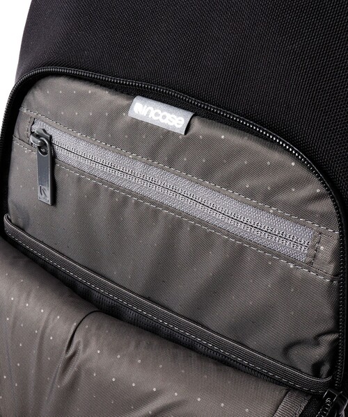 incase(インケース)の「【Incase/インケース】A.R.C.Crossbody Bag(ショルダーバッグ・メンズ・ブラック・FREE)」の9枚目の写真