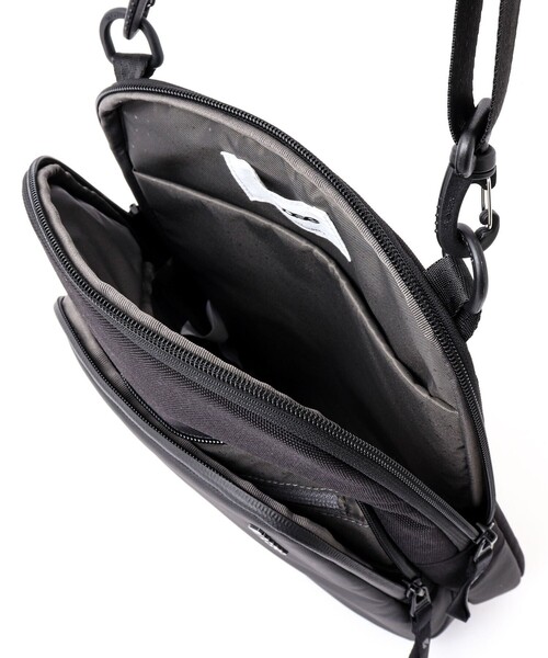 incase(インケース)の「【Incase/インケース】A.R.C.Crossbody Bag(ショルダーバッグ・メンズ・ブラック・FREE)」の13枚目の写真