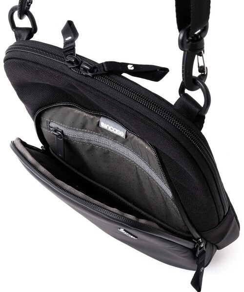incase(インケース)の「【Incase/インケース】A.R.C.Crossbody Bag(ショルダーバッグ・メンズ・ブラック・FREE)」の15枚目の写真