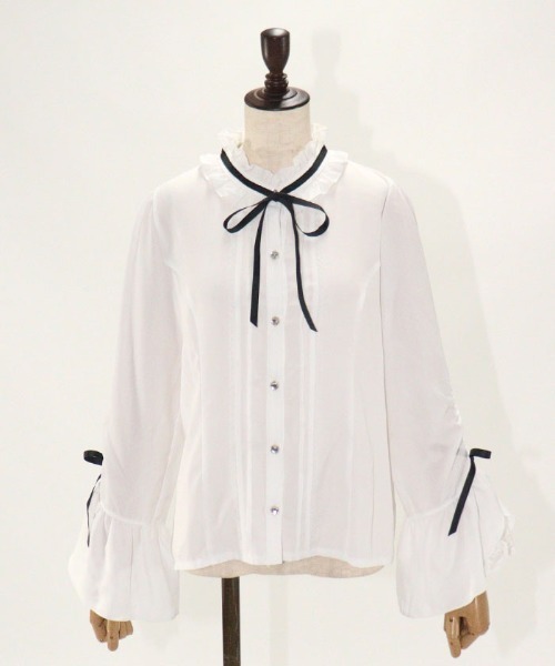 axes femme POETIQUE(アクシーズファムポエティック)の「スタンドカラー姫袖風BL(シャツ/ブラウス・レディース・キナリ/ホワイト/ブラック・MEDIUM)」の12枚目の写真