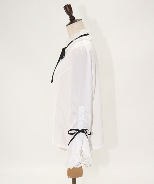 axes femme POETIQUE(アクシーズファムポエティック)の「スタンドカラー姫袖風BL(シャツ/ブラウス・レディース・キナリ/ホワイト/ブラック・MEDIUM)」の13枚目の写真