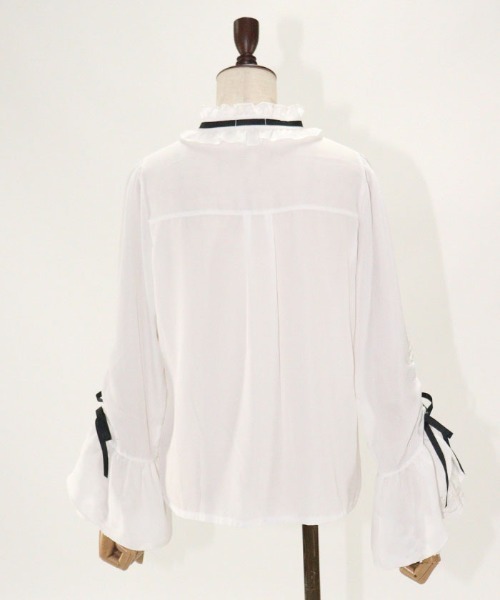 axes femme POETIQUE(アクシーズファムポエティック)の「スタンドカラー姫袖風BL(シャツ/ブラウス・レディース・キナリ/ホワイト/ブラック・MEDIUM)」の14枚目の写真