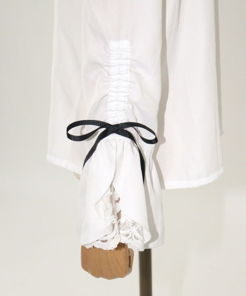 axes femme POETIQUE(アクシーズファムポエティック)の「スタンドカラー姫袖風BL(シャツ/ブラウス・レディース・キナリ/ホワイト/ブラック・MEDIUM)」の18枚目の写真