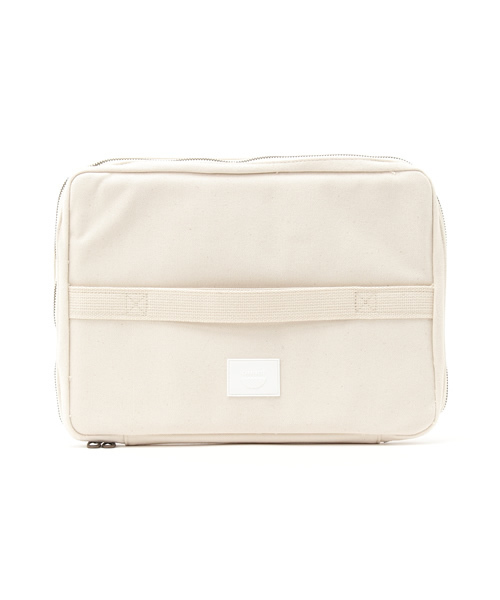 キャリーネスト　クラッチバッグ CARRYNEST（キャリーネスト）の「CARRY NEST(キャリーネスト)13