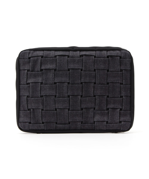 キャリーネスト　クラッチバッグ CARRYNEST（キャリーネスト）の「CARRY NEST(キャリーネスト)13