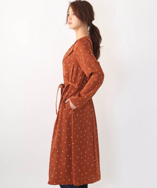 MYSELF ABAHOUSE（マイセルフアバハウス）の「リーフプリントガウンワンピース（ワンピース・レディース・ブラウン/ブラック・FREE）」の4枚目の写真