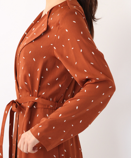 MYSELF ABAHOUSE（マイセルフアバハウス）の「リーフプリントガウンワンピース（ワンピース・レディース・ブラウン/ブラック・FREE）」の6枚目の写真