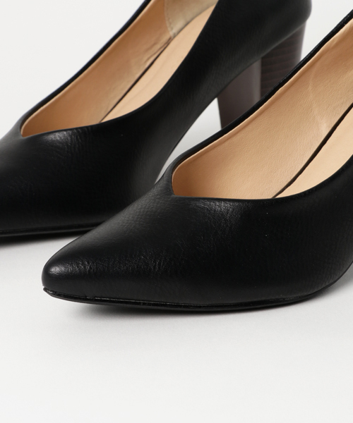 un dix cors(アンディコール)の「Vカットパンプス(パンプス・レディース・ベージュ/キャメル/ブラック・SMALL/MEDIUM/LARGE)」の8枚目の写真