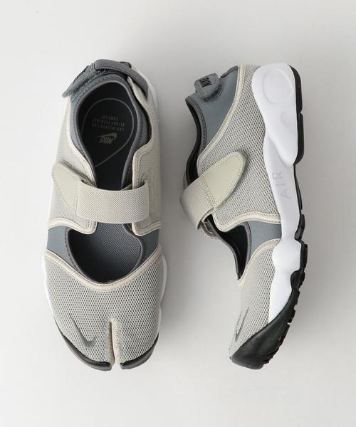NIKE（ナイキ）の「＜NIKE（ナイキ）＞WOMENS AIR RIFT エアリフト ◆（スニーカー・レディース・その他1/グレー/ブラック・24cm/25cm/23cm/26cm）」の2枚目の写真
