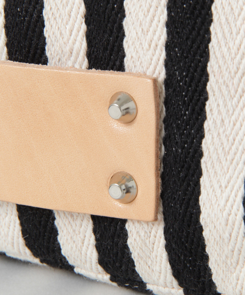 UR SELECT（ユーアールセレクト）の「UR SELECT Som（クラッチバッグ・レディース・ライトブルー/ナチュラル/ストライプ・FREE）」の9枚目の写真