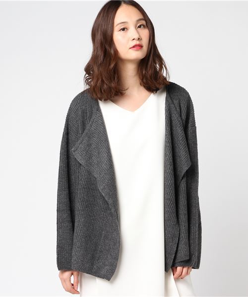 Samansa Mos2（サマンサ モスモス）の「片畦ボートネックカーディガン（カーディガン/ボレロ・レディース・チャコールグレー/ベージュ/グレー/レッド/モカ/キナリ・ﾌﾘ-）」の3枚目の写真
