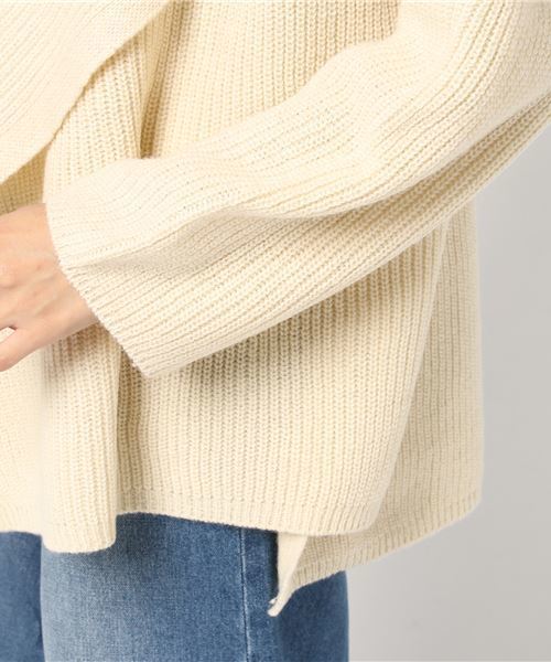 Samansa Mos2（サマンサ モスモス）の「片畦ボートネックカーディガン（カーディガン/ボレロ・レディース・チャコールグレー/ベージュ/グレー/レッド/モカ/キナリ・ﾌﾘ-）」の7枚目の写真