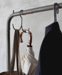 a.depeche�i�A�f�y�V���j�́uiron double hook hanger / �A�C�A���_�u���t�b�N�n���K�[�i�C���e���A�A�N�Z�T���[�j�v