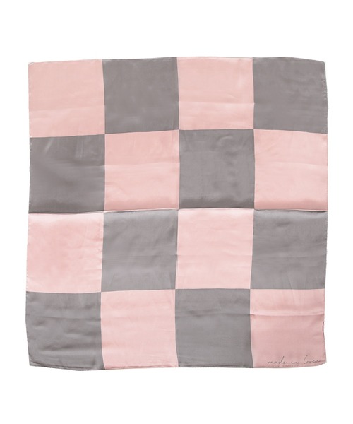 Julia Boutique（ジュリアブティック）の「70×70cmサイズ・ヴィンテージ風サテン生地スカーフ・バンダナ・ストール/100011（バンダナ/スカーフ・レディース・A/B/C/D/E/F/G/H/I/J/K/L/M/N/O/P/その他15/その他14/その他13/その他12/その他2/その他3/その他1/その他5/その他4/その他11/その他10/その他9/その他8/その他7/その他6/その他16/その他17/その他18/その他19/その他20/その他21/その他22/その他24/その他25/その他26/その他23/ブラック/ライトブルー/ホワイト/オレンジ/ブルー/ピンク/イエロー/ベージュ/ネイビー/ブラウン系/パープル系/カーキ/ブラウン/グレー/グリーン・ONE）」の15枚目の写真