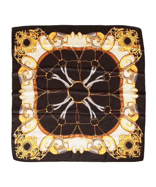 Julia Boutique（ジュリアブティック）の「70×70cmサイズ・ヴィンテージ風サテン生地スカーフ・バンダナ・ストール/100011（バンダナ/スカーフ・レディース・A/B/C/D/E/F/G/H/I/J/K/L/M/N/O/P/その他15/その他14/その他13/その他12/その他2/その他3/その他1/その他5/その他4/その他11/その他10/その他9/その他8/その他7/その他6/その他16/その他17/その他18/その他19/その他20/その他21/その他22/その他24/その他25/その他26/その他23/ブラック/ライトブルー/ホワイト/オレンジ/ブルー/ピンク/イエロー/ベージュ/ネイビー/ブラウン系/パープル系/カーキ/ブラウン/グレー/グリーン・ONE）」の3枚目の写真