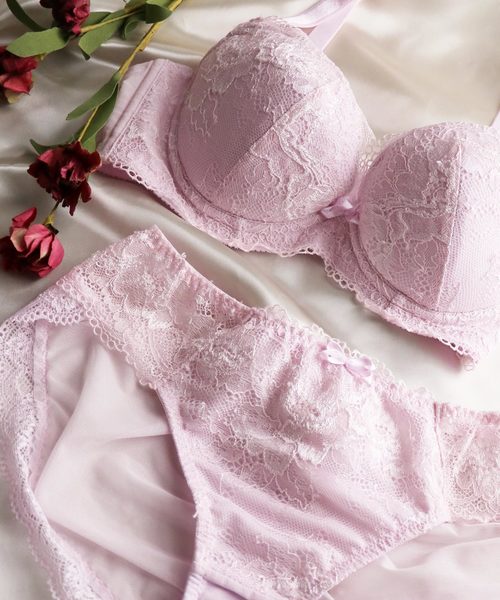 BRADELIS NEWYORK（ブラデリスニューヨーク）の「育乳STEP2　カイリーブラ　【3ステップでバストを育てるブラジャー　ステップ2　"寄せる"】（ブラジャー・レディース・ブラック/モカ/ラベンダー・B70/C70/D70/B75/C65/C75/D65/D75/E65/E70/E75/F65/F70/F75/E80/F80/G70/G75/G80）」の13枚目の写真