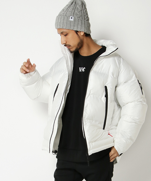 VISION STREET WEAR(ヴィジョンストリートウェア)の「VISION ビジョン シームレス中綿ジャケット(ブルゾン・メンズ・ブラック/レッド/オフホワイト・LL/M/L)」の3枚目の写真