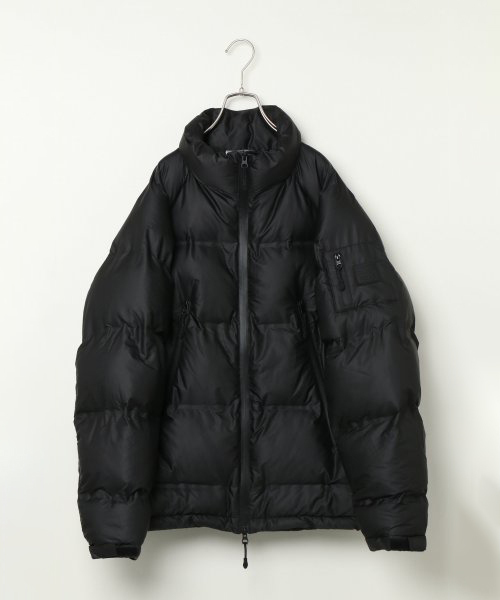 VISION STREET WEAR(ヴィジョンストリートウェア)の「VISION ビジョン シームレス中綿ジャケット(ブルゾン・メンズ・ブラック/レッド/オフホワイト・LL/M/L)」の1枚目の写真
