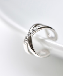 ESTELLE（エステール）の「シルバー キュービックジルコニア イヤーカフ 片耳用 ESTELLE/エステール WEB限定（イヤーカフ）」