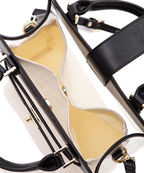 JILL STUART(ジルスチュアート)の「【ホワイトWEB限定】カローラクリアショルダーバッグ(トートバッグ・レディース・ホワイト/ブラック/ブラウン・フリ-)」の7枚目の写真