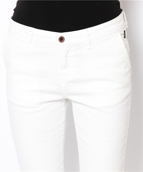 NANO universe（ナノユニバース）の「【VERY4月号掲載】カラーjegginnypants（その他パンツ・レディース・オフホワイト/ベージュ/ライトグレー/レッド/ブルー/グリーン/ブラック・34/36/30/32/28）」の14枚目の写真