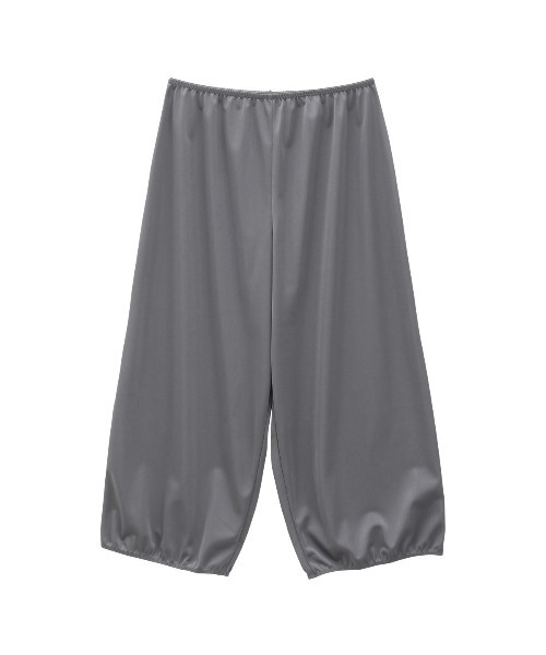 SHIROHATO（シロハト）の「【ワイドパンツと一緒にまくって裾汚れ防止】透けない＆静電気防止 インナーパンツ ペチパンツ ペチパン ペチコート 日本製（インナーウェア/肌着・レディース・ベージュ/ブラック/グレー・S/M/L/LL/3L）」の4枚目の写真