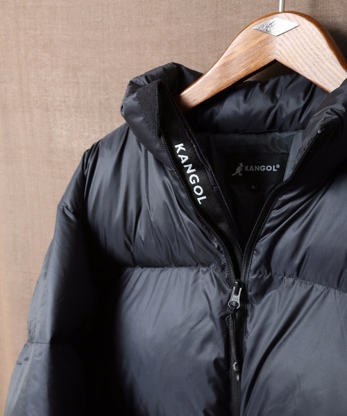 KANGOL(カンゴール)の「【KANGOL/カンゴール】ゆったり大きめデザイン中綿スタンドジャケット 人口羽毛使用 撥水性・防寒性(ブルゾン・メンズ・ブラック/ダークベージュ・MEDIUM/LARGE/X-LARGE)」の11枚目の写真