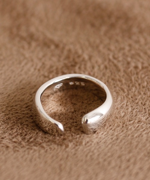 NARRATIVE PLATOON（ナラティブ プラトゥーン）の「NARRATIVE PLATOON ナラティヴプラトゥーン / Streamline ear cuff シルバー925 ストリームラインイヤーカフ / np-ec002（イヤーカフ・メンズ・シルバー・FREE）」の10枚目の写真