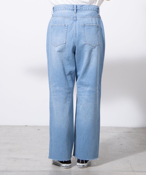 WEGO(ウィゴー)の「WEGO/デイリーストレートボーイフレンドデニムパンツ(デニムパンツ・レディース・ブラック/インディゴブルー/ダークインディゴブルー/ライトインディゴブルー・SMALL/LARGE/MEDIUM)」の22枚目の写真