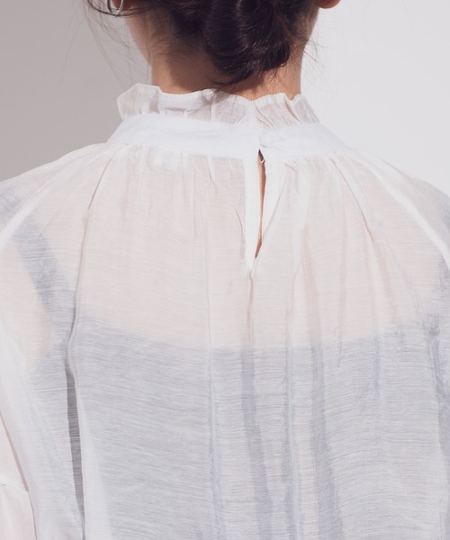 Aunt Marie's（アントマリーズ）の「AUNT MARIE'S シアーハイネックボリュームブラウス（シャツ/ブラウス・レディース・ホワイト/ベージュ・FREE）」の17枚目の写真