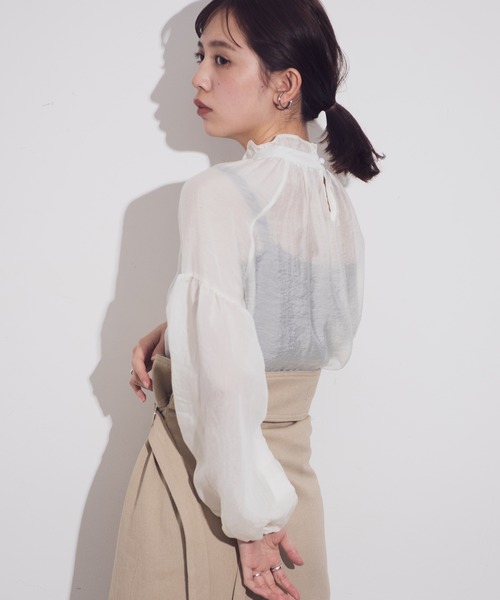 Aunt Marie's（アントマリーズ）の「AUNT MARIE'S シアーハイネックボリュームブラウス（シャツ/ブラウス・レディース・ホワイト/ベージュ・FREE）」の9枚目の写真