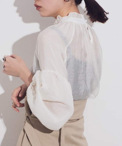 Aunt Marie's（アントマリーズ）の「AUNT MARIE'S シアーハイネックボリュームブラウス（シャツ/ブラウス・レディース・ホワイト/ベージュ・FREE）」の7枚目の写真