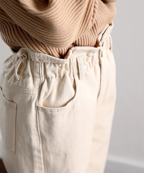 classicalelf（クラシカルエルフ）の「お外でもおうちでも♪キッズ ギャザーウエスト無地テーパードパンツ(フルレングス)（デニムパンツ・キッズ・ブラック/インディゴブルー/ナチュラル/ブラウン・130/140/150/110/120）」の19枚目の写真