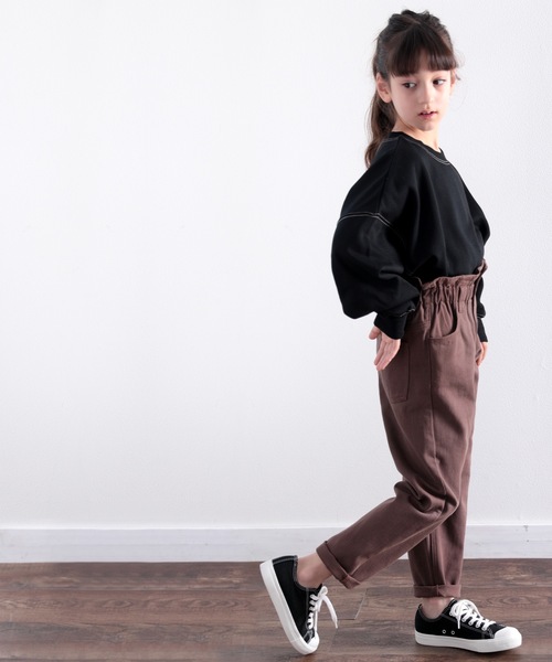 classicalelf（クラシカルエルフ）の「お外でもおうちでも♪キッズ ギャザーウエスト無地テーパードパンツ(フルレングス)（デニムパンツ・キッズ・ブラック/インディゴブルー/ナチュラル/ブラウン・130/140/150/110/120）」の8枚目の写真