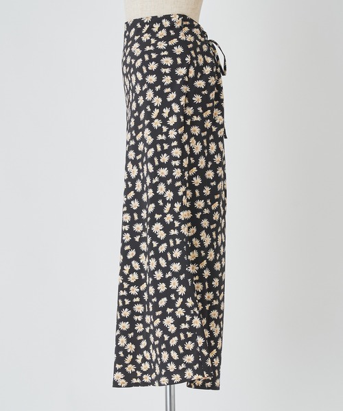 one after another NICE CLAUP（ワンアフターアナザーナイスクラップ）の「バックレースアップチューリップスカート（スカート・レディース・ドット/ブラック・FREE）」の8枚目の写真