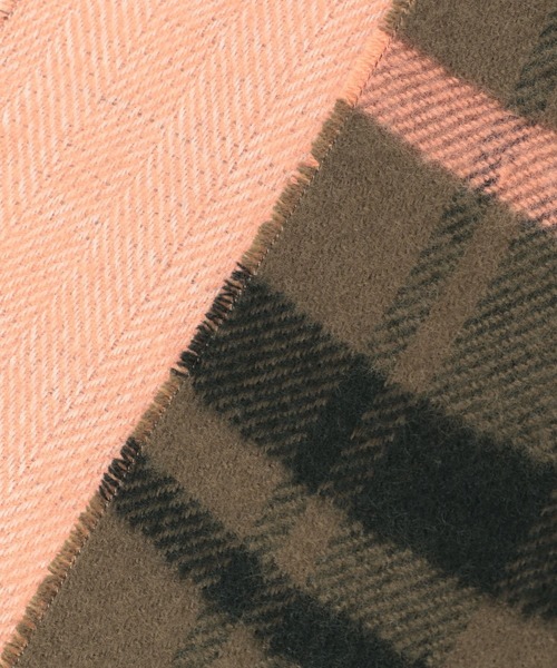 niko and...（ニコアンド）の「【小松菜奈さん着用アイテム】オリジナル2WAYチェックストール（ストール/ショール・レディース・オフホワイト/ブラック/ダークグレー/カーキ・0）」の8枚目の写真