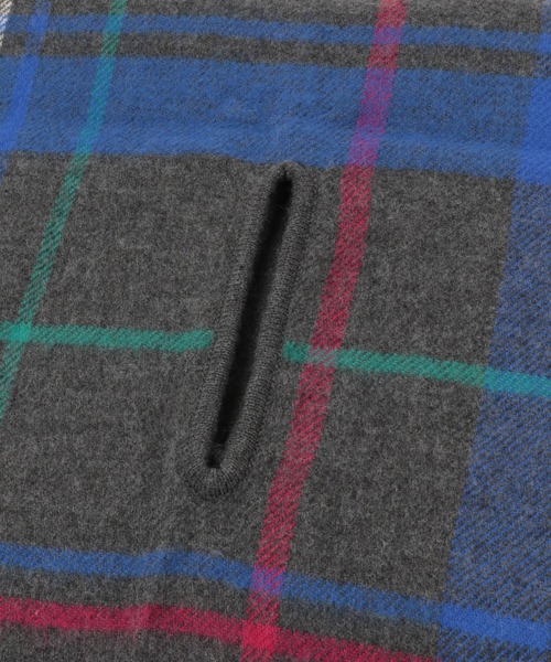 niko and...（ニコアンド）の「【小松菜奈さん着用アイテム】オリジナル2WAYチェックストール（ストール/ショール・レディース・オフホワイト/ブラック/ダークグレー/カーキ・0）」の11枚目の写真