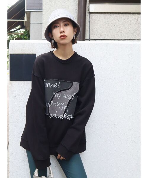 EMODA(エモダ)の「カッティングプリントプルオーバー(スウェット・レディース・ホワイト/グレー/ブラック・FREE)」の1枚目の写真