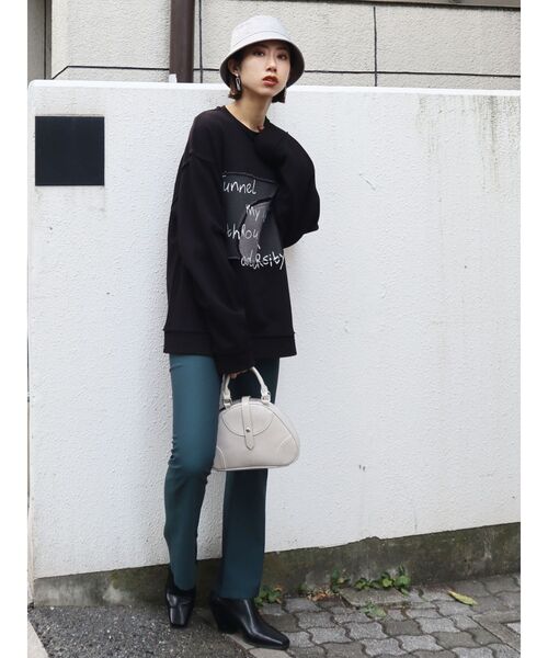 EMODA(エモダ)の「カッティングプリントプルオーバー(スウェット・レディース・ホワイト/グレー/ブラック・FREE)」の7枚目の写真