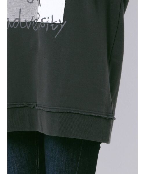 EMODA(エモダ)の「カッティングプリントプルオーバー(スウェット・レディース・ホワイト/グレー/ブラック・FREE)」の14枚目の写真